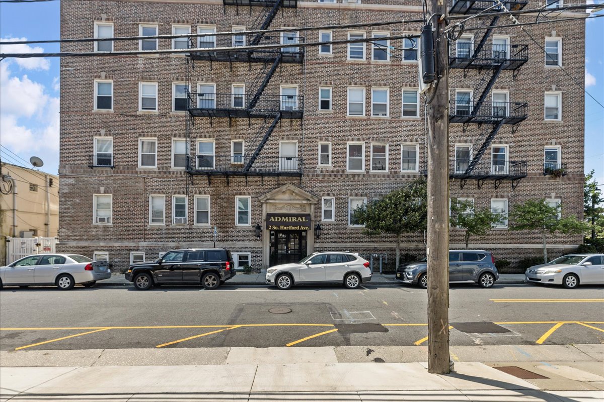 2 South Hartford Avenue