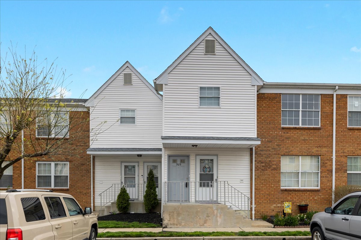 909 Woodchip Road